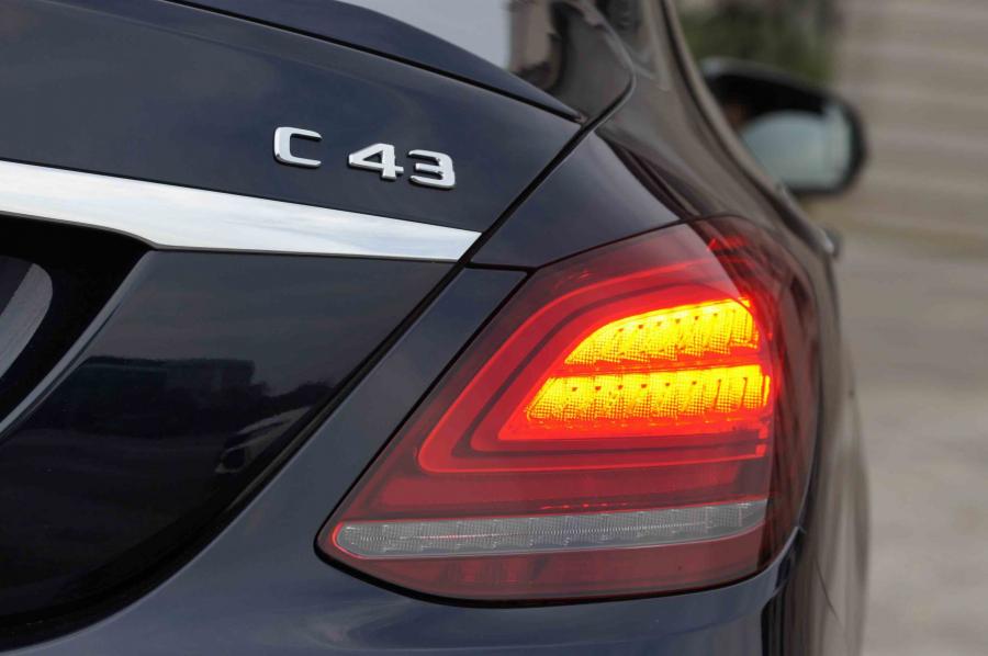 Детали экстерьера Mercedes-AMG C43 4Matic (W205) 2018 года  (MY) (фото 4 из 9)